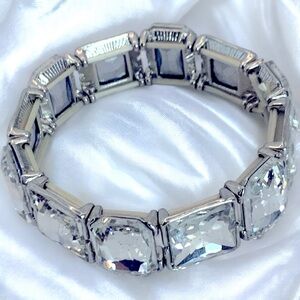 Large Chunky Rhinestone Stretch Bracelet With Silver Tone Metal